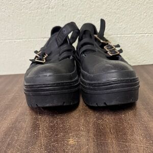 Stylish Black Women's Shoes by converse